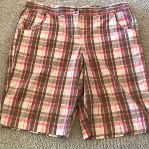 Womens Izod shorts size 8